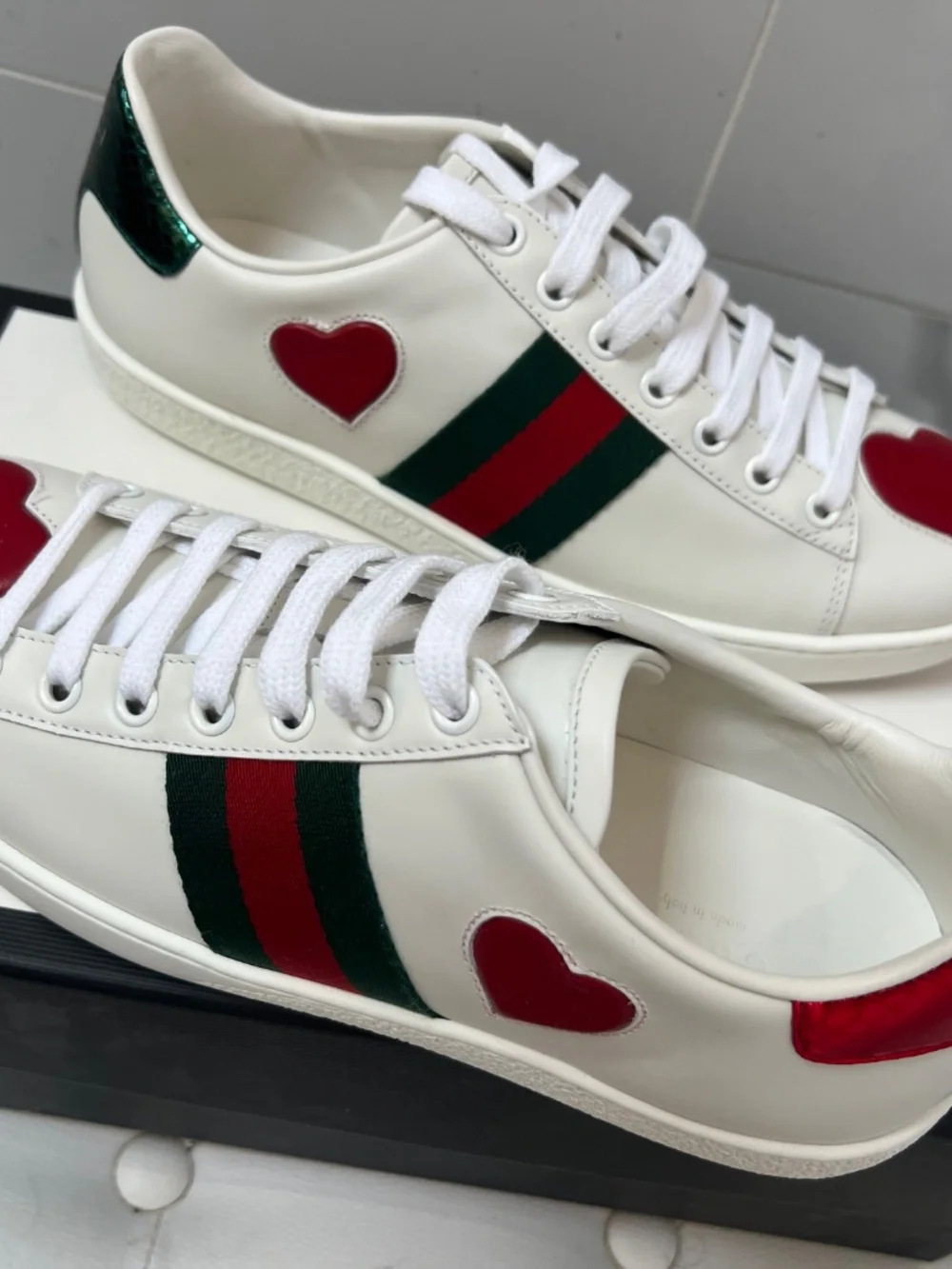 GUCCI Ace Heart Sneakers - BRAND NEW - Picture 5 of 7